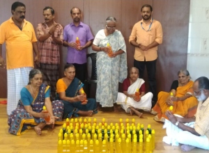 Elderly-People-making-hand-soaps-for-comunity-at-Second-Innings-Home-Kerala