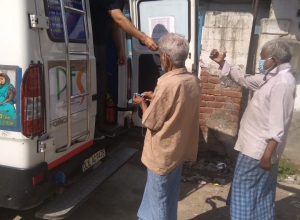 Necessary-Medicine-distribution-in-Kusht-Colony-Delhi-under-PTC-India-Project